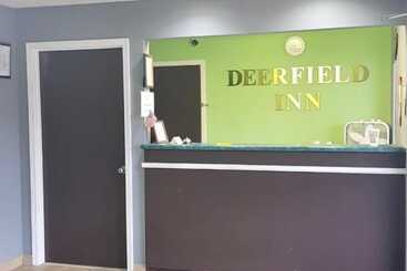 모텔 Deerfield Inn