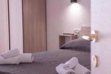 تختخواب و صبحانه Modern House Le Castella