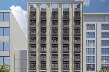 Hotel La Siesta Premium Saigon Central