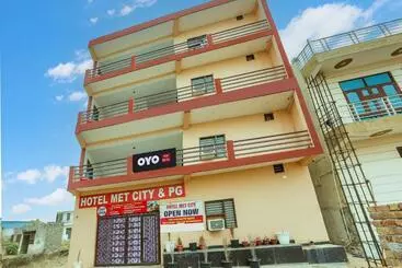 Hotel O Met City