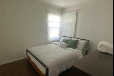 بنسيون F O R G E T T H E H O T E L