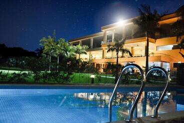 استراحتگاه Diamond Bay Golf And Villas