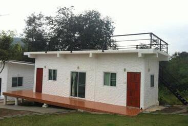 White Rock Resort Pakchong