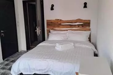 Hotel Borderline Accomodation