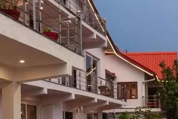 Aparthotel Alaya Stays Amara Aether Spacious Room With Scenic Views In Nainital