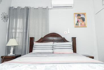 ホテル Ohemaa Akyaa Exclusive Homes