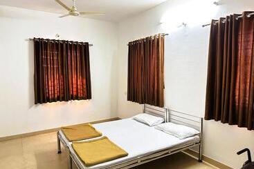 فندق Ranjan Vadi