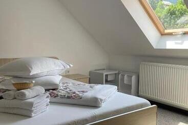 پانسیون Casa Adi