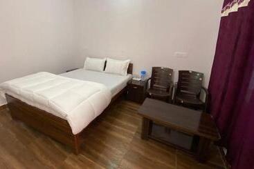 Bed and Breakfast Shri Sher Palace By Stayapart