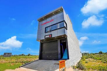 Hotel Oyo Laxmi Palace