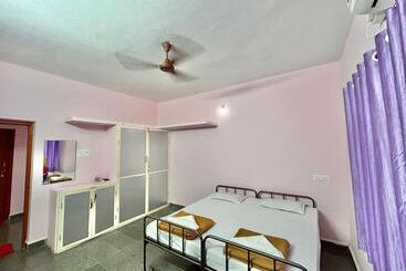 پانسیون Aryadurga Residency