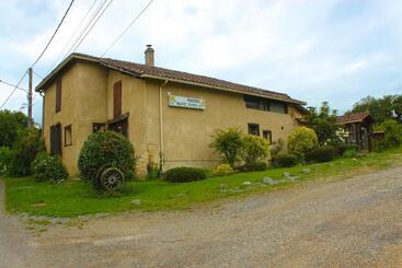 Pensjonat Gîtes Et Camping Hameau Nouste Temps