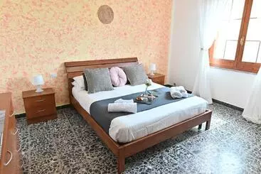 Pensió Izzhome Central Room