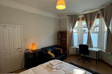 פנסיון Napcastle Archway