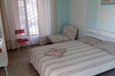 هاستل Inn Estio