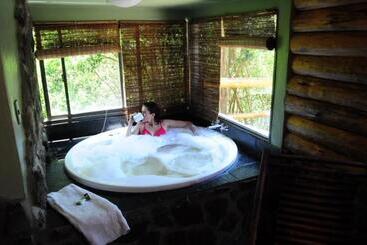 Hostel Portal Del Tala Centro Ecoturístico