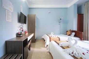 Ha Long Fancy Hostel With Vegetarian And Vegan Restaurant