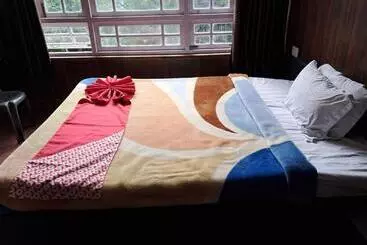 O 35610 Hotel Shayabong