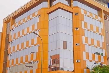 Britney Hotel Machala