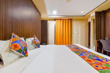 Fabhotel Tak International