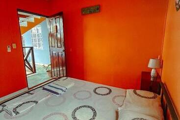 Bed & Breakfast Surfari Bocas