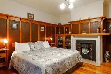 Olde Mill House B&b