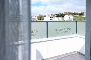 Bed & Breakfast Garden Mode Airport