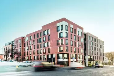 هتل Yugo Kavanagh Court