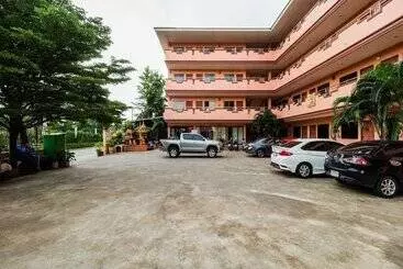 ホテル Oyo 1087 Udom Khomkham Apartment