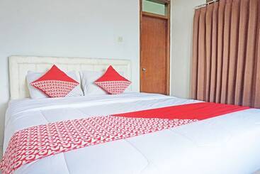 Hotel Oyo 92966 Villa Bukit Awan