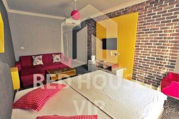 Pensão Red House Vip