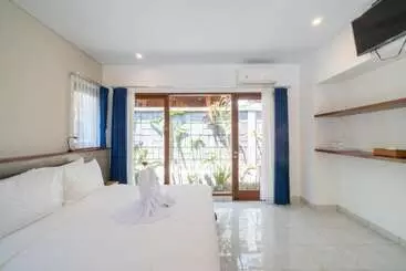 Majatalo Rumah Taman Kutuh