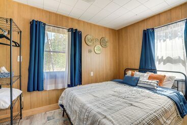 بيت ريفى Patio & Hot Tub: Cozy Cabin Retreat In Bailey!