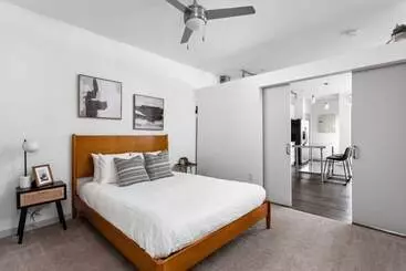 アパートホテル Cozysuites On Mass W Garage Parking 21