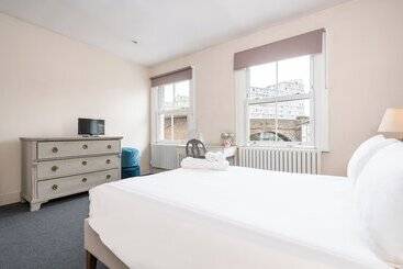 Mökkimajoitus Lovely Battersea Home By Underthedoormat