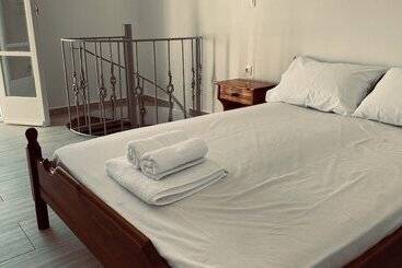 اقامتگاه House 6 In Tinos 5 Mins Away From City