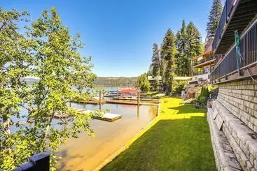 コテージ Beautiful Lake Coeur D Alene Retreat: Deck & View!