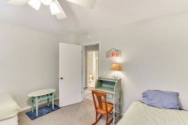 Vidéki Ház Charming Union Pier Home W/ Deck: Half Mi To Beach