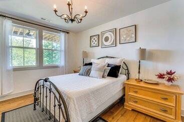 별장 Lakefront Hiawassee Gem: Boat Dock W/ Rooftop Deck