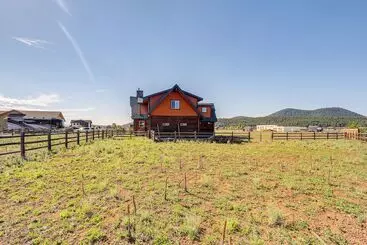 コテージ Mountain View Flagstaff Cabin: 8 Mi To Snowbowl!
