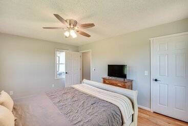 קוטג'' Home W/ Fire Pit On 27 Acres In Walhalla!