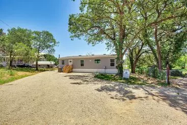 Mökkimajoitus Cedar Creek Reservoir Home W/ Private Boat Ramp!