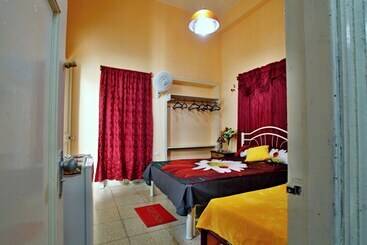 تختخواب و صبحانه Casa J. Puldon