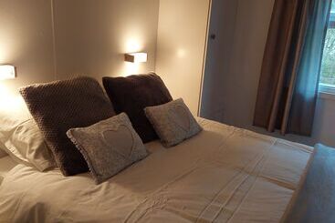 Number 8 Buttercup Lodge Caer Beris