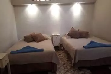 ペンション Hostal 1810