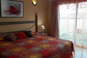 ペンション Hostal Olivia Boca De Camarioca