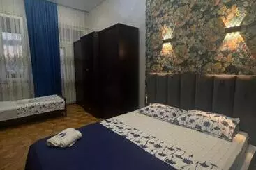 ペンション Nits Guest House