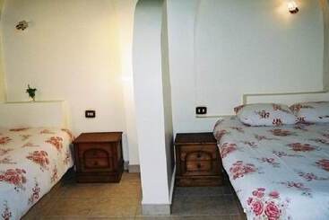 هتل Bawiti Oasis Resort