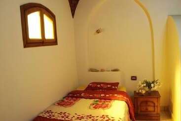 هتل Bawiti Oasis Resort