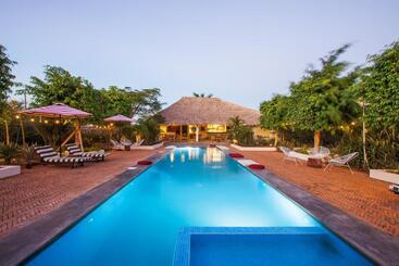 Отель Meson Nadi